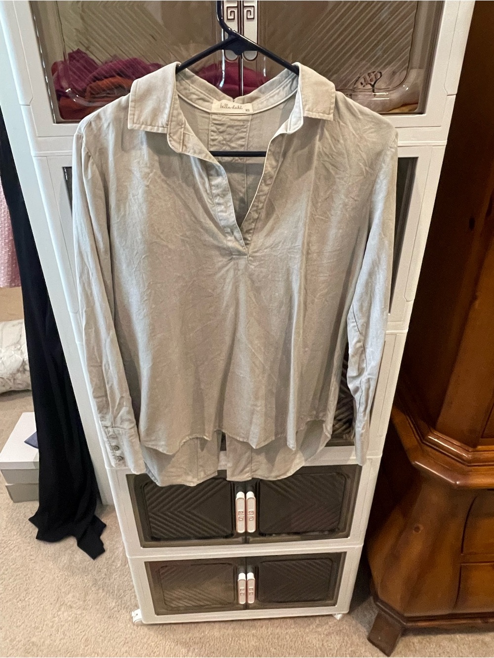 Bella Dahl Light Gray Button-Down V-Neck Blouse